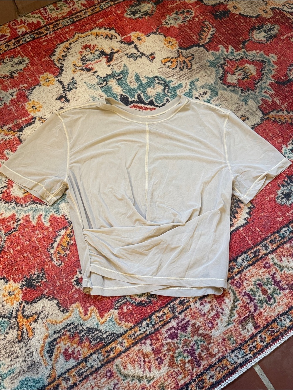 Lululemon Light Beige Women’s Short Sleeve Mesh Twist-Front Top Size 4-6